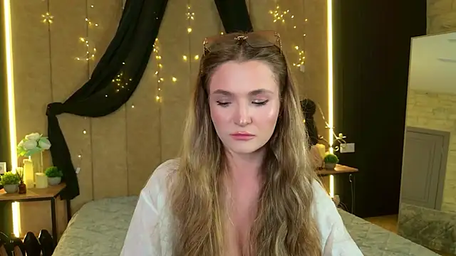 Lina Sinerz online show from 10, 6, 2026