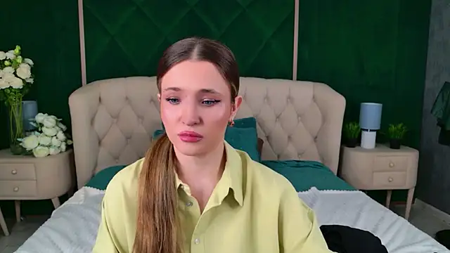 Lina Sinerz online show from 8, 4, 2026