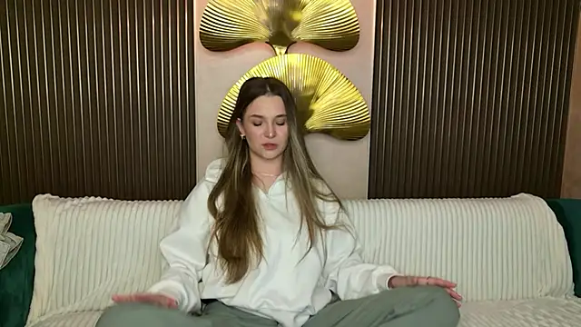 Lina Sinerz online show from 3, 5, 2026