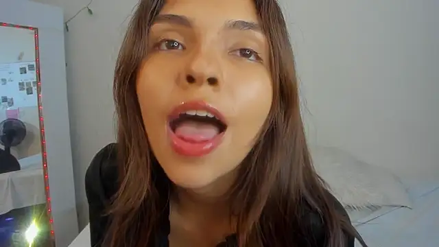 litle slut online show from 19, 2, 2026