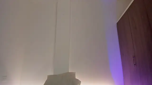 litle slut online show from 4, 7, 2026