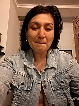 Magenta Moon online show from 7, 4, 2026