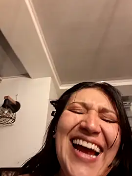 Magenta Moon online show from 19, 3, 2026