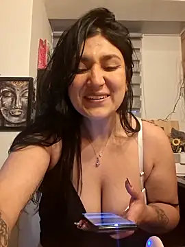 Magenta Moon online show from 25, 3, 2026