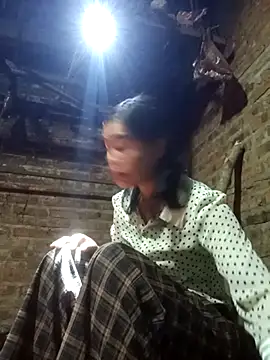 Snapshot of mon-monk chatting on 14, 12, 2025 mon-monk online show from 14, 12, 2025