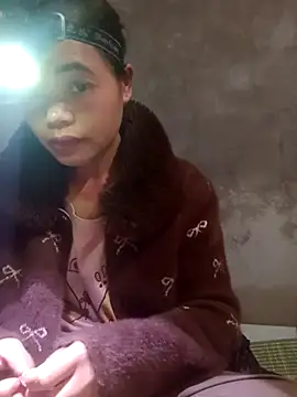 Snapshot of mon-monk chatting on 17, 12, 2025 mon-monk online show from 17, 12, 2025