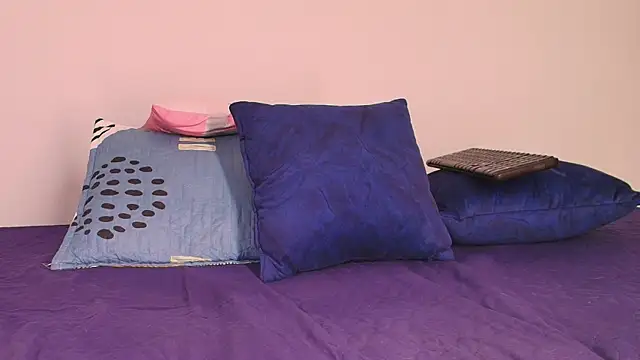 Mia Roush09 online show from 17, 12, 2025