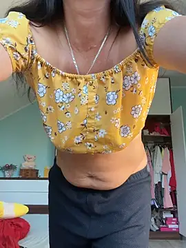 CherryCherry03 online show from 26, 5, 2026