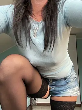 CherryCherry03 online show from 30, 4, 2026