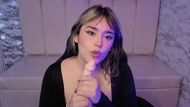 Snapshot of Laksmy_v chatting on 8, 1, 2026 Laksmy v online show from 8, 1, 2026