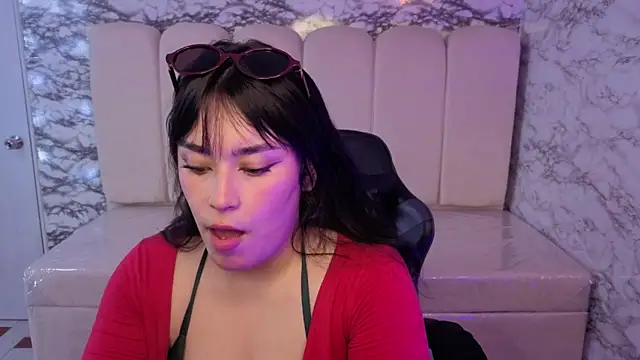 Snapshot of Laksmy_v chatting on 17, 12, 2025 Laksmy v online show from 17, 12, 2025