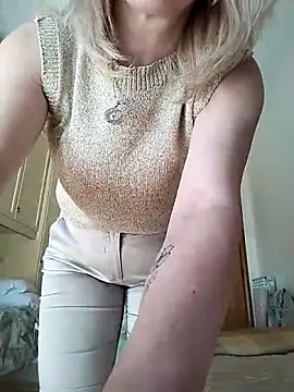 AhlyssaLove1155 online show from 4, 4, 2026