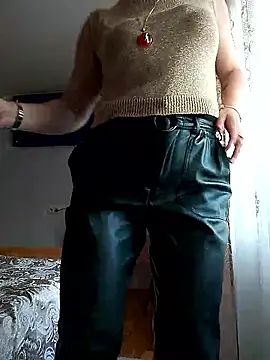 AhlyssaLove1155 online show from 19, 5, 2026