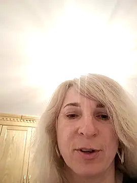 AhlyssaLove1155 online show from 25, 3, 2026