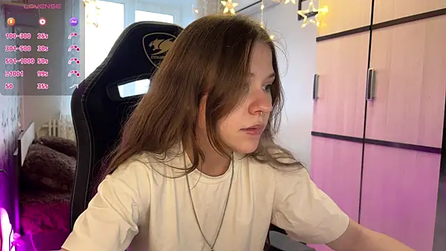 GayleLuu online show from 19, 12, 2025