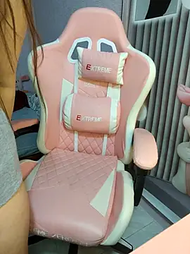 Snapshot of lilly_dang chatting on 20, 12, 2025 lilly dang online show from 20, 12, 2025