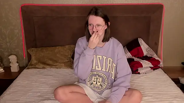 RoxyHerena online show from 9, 1, 2026