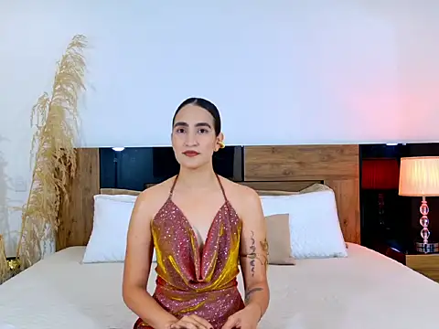 LucyHanks online show from 12, 5, 2026