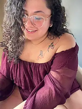 VanesssaMilf  online show from 10, 7, 2026