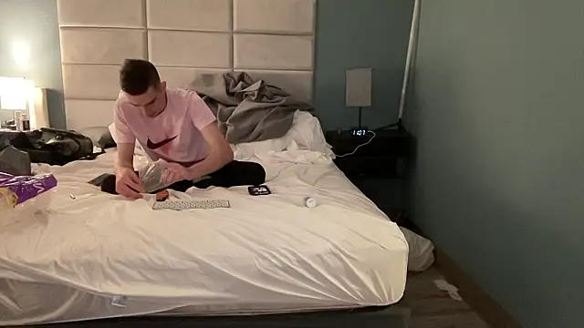 cosmiccloudpig online show from 3, 2, 2026