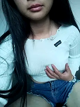 Him MountainGirl online show from 17, 12, 2025