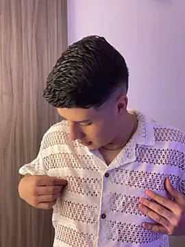 Goldenknight33 online show from 12, 2, 2026