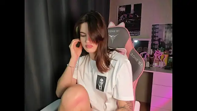 Snapshot of NikkieKitty chatting on 22, 12, 2025 NikkieKitty online show from 22, 12, 2025