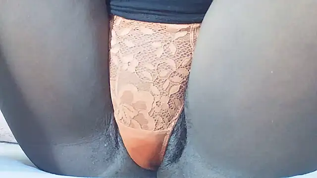 Minenhle-2001 online show from 12, 1, 2026