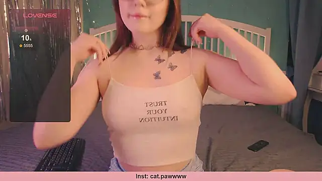 AprilFarrowy online show from 6, 6, 2026