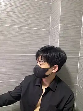 kimze7 online show from 7, 4, 2026