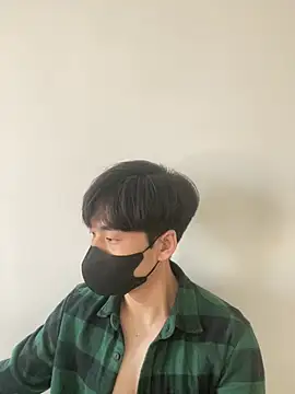 Snapshot of kimze7 chatting on 2, 2, 2026 kimze7 online show from 2, 2, 2026