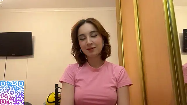 StacieLaudadio online show from 15, 12, 2025