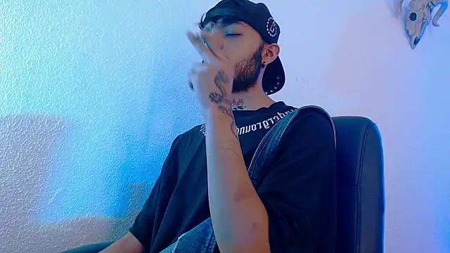 Snapshot of kingdani_hot chatting on 21, 12, 2025 kingdani hot online show from 21, 12, 2025