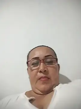 Nini Love  online show from 6, 4, 2026