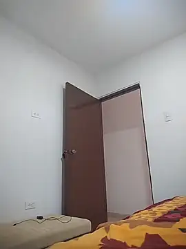 Nini Love  online show from 1, 3, 2026