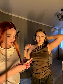 Snapshot of findwayout chatting on 18, 12, 2025 findwayout online show from 18, 12, 2025