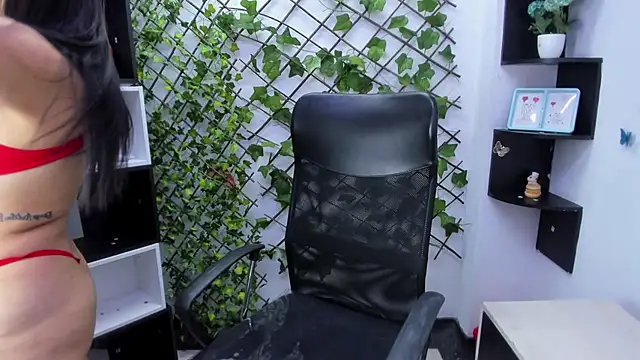 sophi hardd  online show from 18, 4, 2026