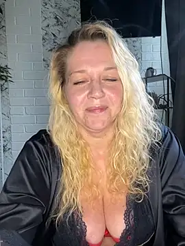 Snapshot of JenniferCarmen chatting on 22, 5, 2026 JenniferCarmen online show from 22, 5, 2026