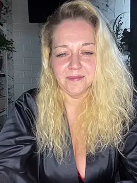 JenniferCarmen online show from 10, 4, 2026