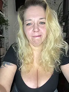 JenniferCarmen online show from 9, 4, 2026