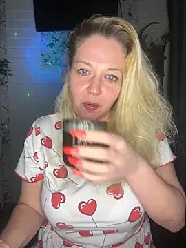 JenniferCarmen online show from 15, 4, 2026