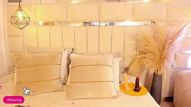 Snapshot of Im_TaraBlack chatting on 22, 12, 2025 Im TaraBlack online show from 22, 12, 2025