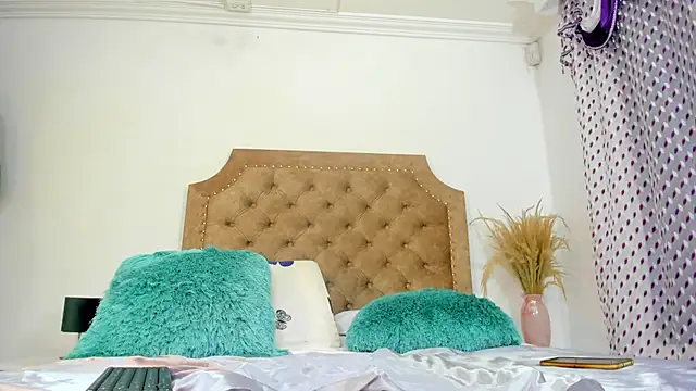  foxy 00 online show from 13, 3, 2026