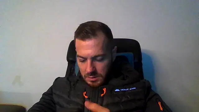 Snapshot of cheekycherryx chatting on 17, 12, 2025 cheekycherryx online show from 17, 12, 2025