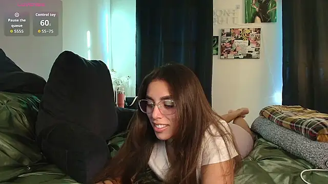 MilaSeren online show from 10, 3, 2026