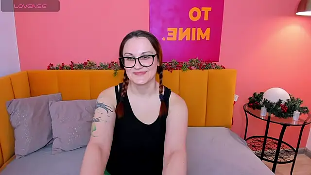 LisaAmoree online show from 19, 12, 2025