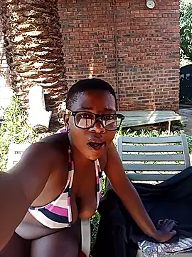 SexyMbali 01 online show from 11, 4, 2026