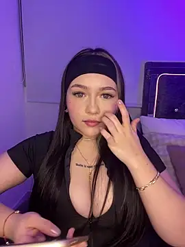 Daniela ruizz online show from 7, 4, 2026