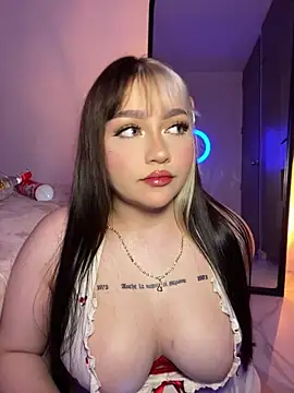 Daniela ruizz online show from 18, 6, 2026