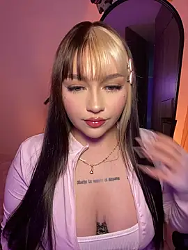 Daniela ruizz online show from 16, 6, 2026